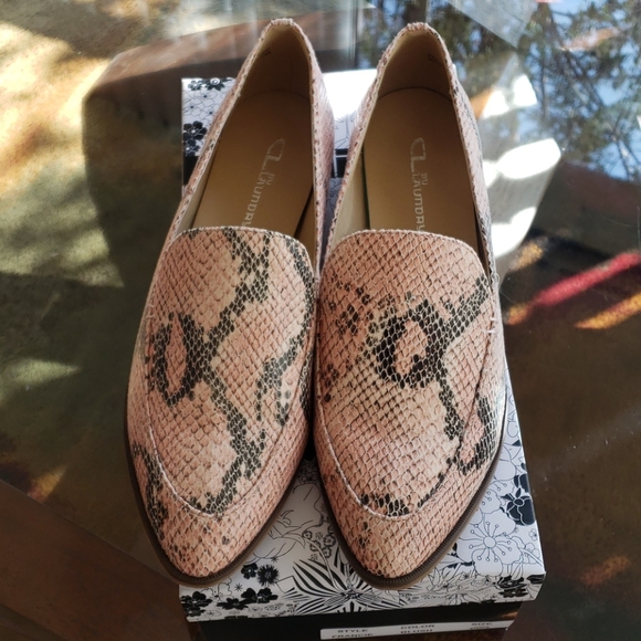WOMENS FRANCIE LOAFER By CL LAUNDRY SNAKE BLUSH SHOES SIZE 10 - Picture 2 of 13